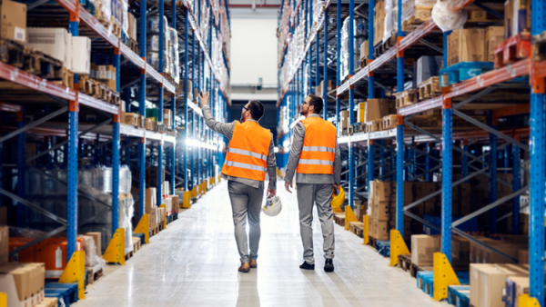 Jakie dane warto zbierać i analizować w magazynie za pomocą systemu WMS?